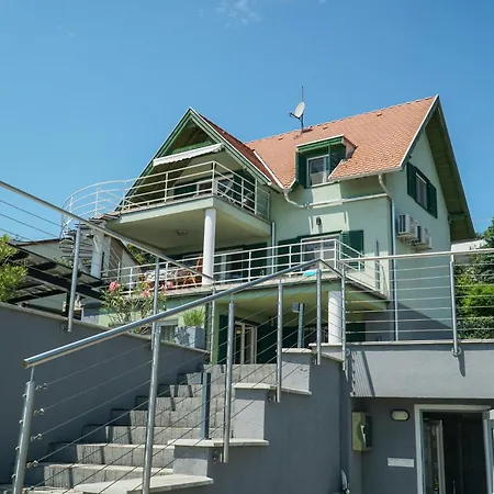 Fuegefa Apartment Balatonalmadi
